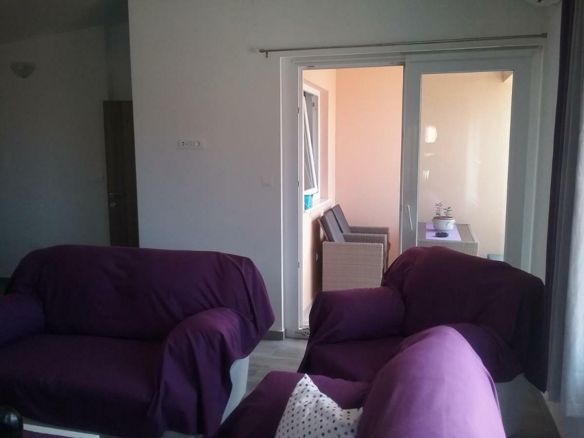 Apartment Willy Komiža Esterno foto