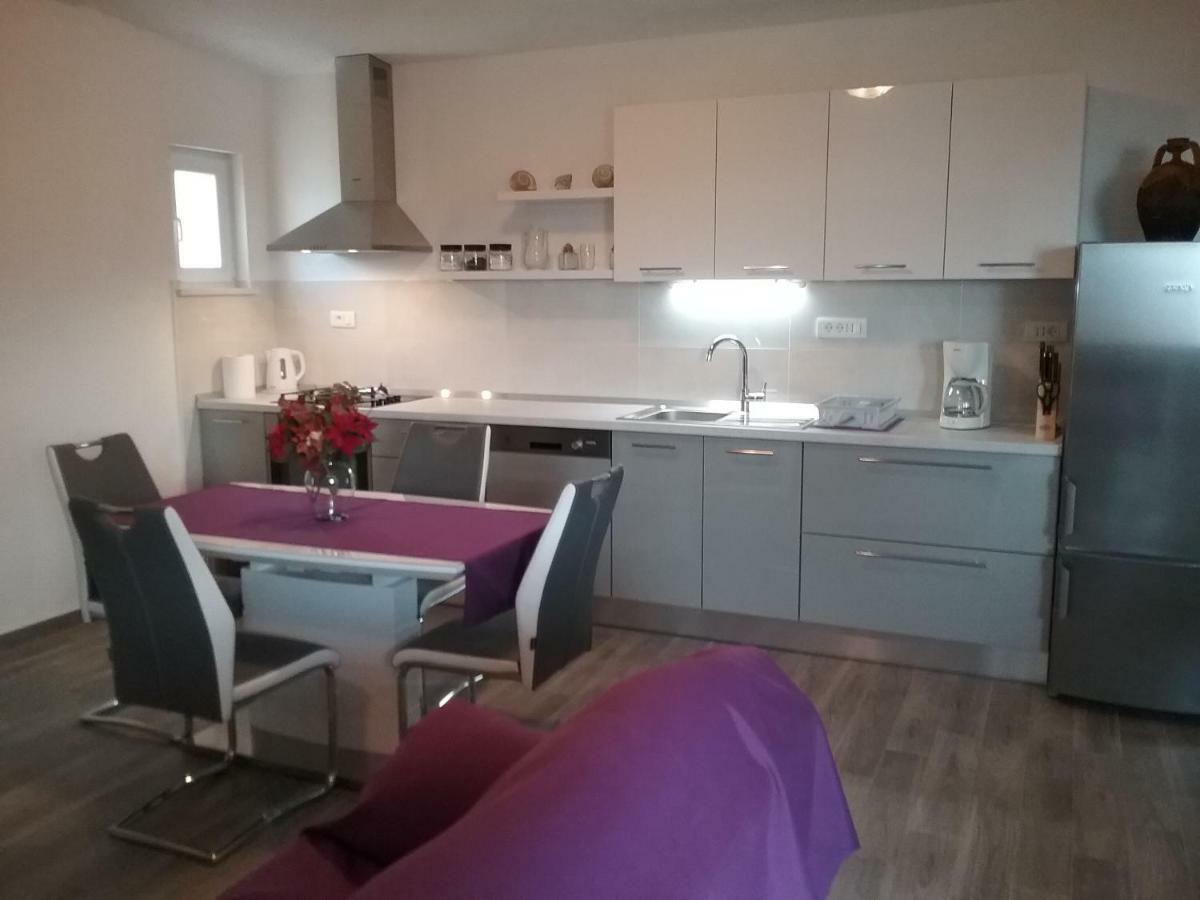 Apartment Willy Komiža Esterno foto
