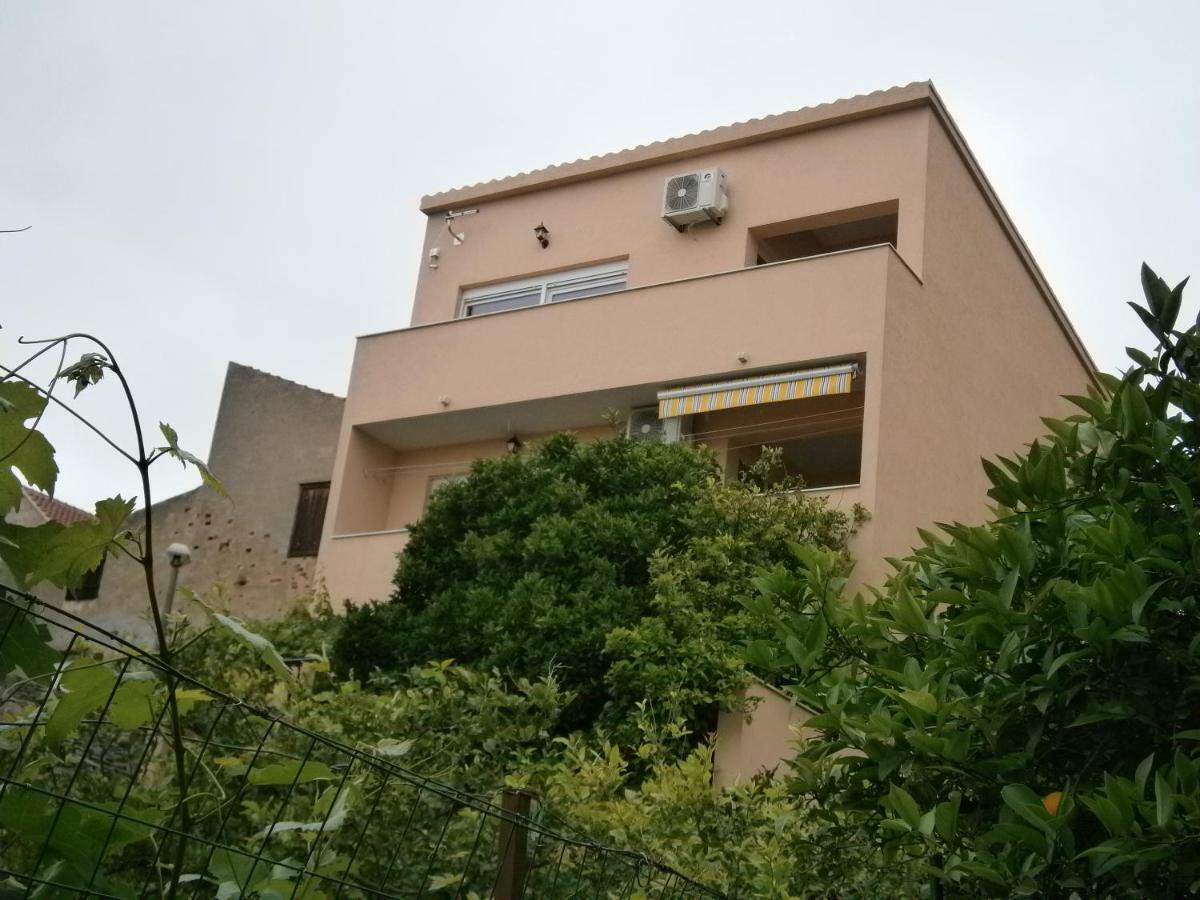 Apartment Willy Komiža Esterno foto