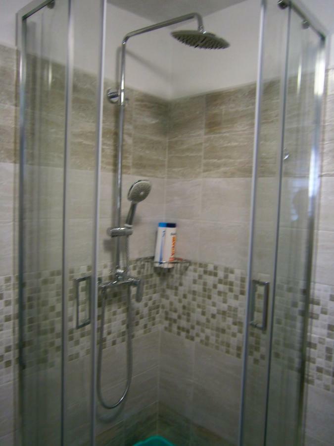 Apartment Willy Komiža Esterno foto