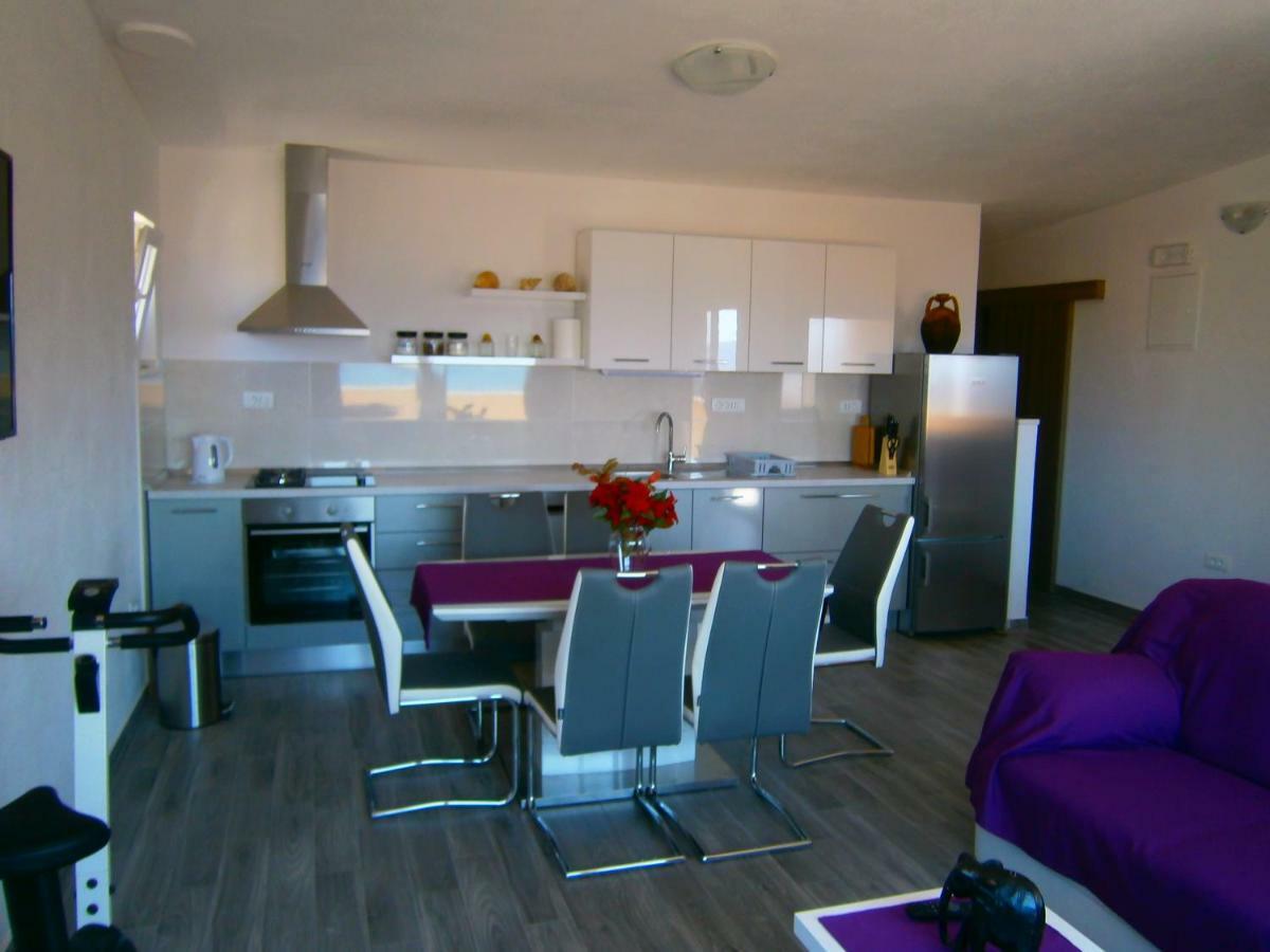 Apartment Willy Komiža Esterno foto