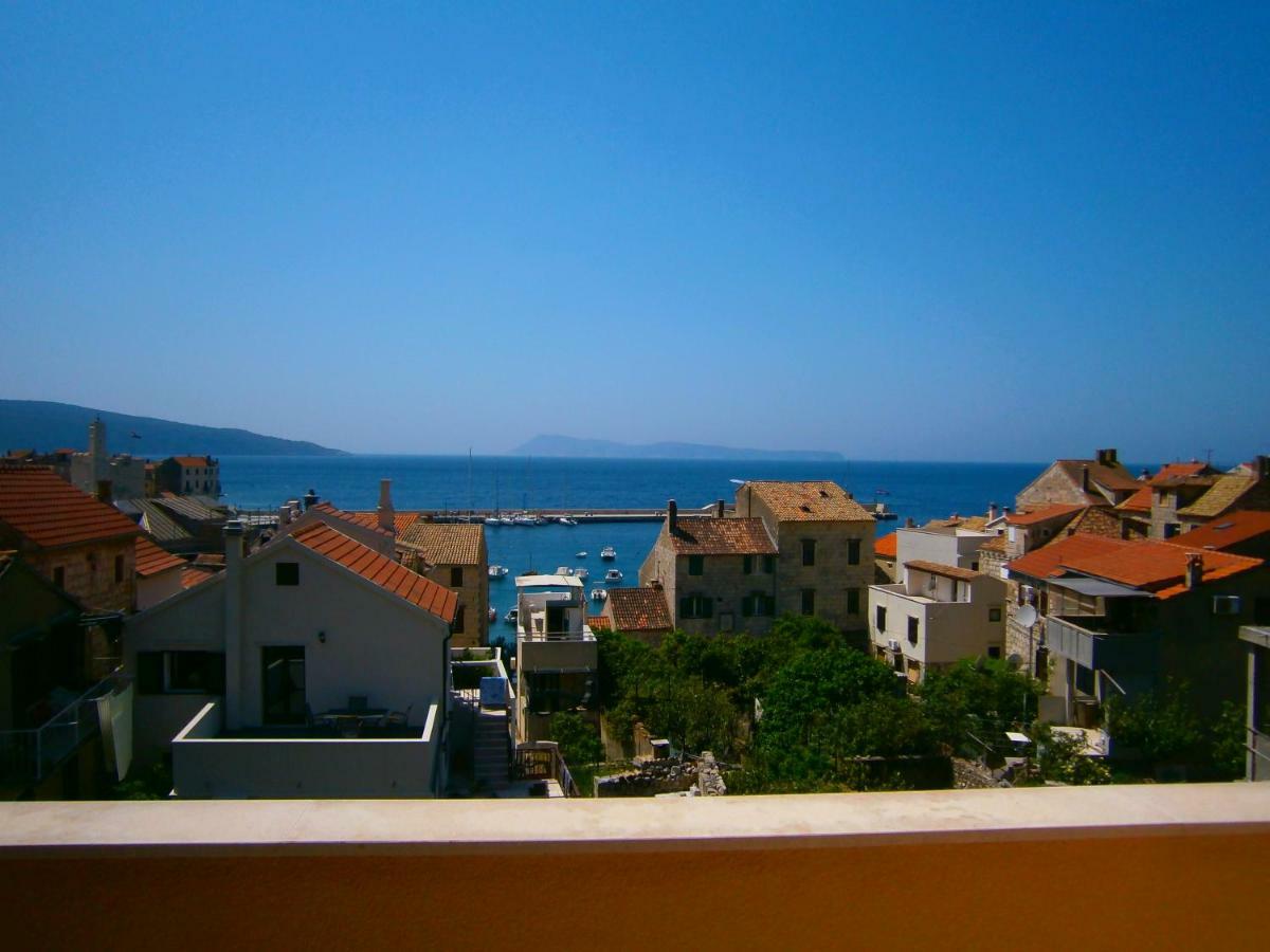 Apartment Willy Komiža Esterno foto